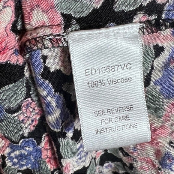 En Creme lace yoke cross back floral tunic top size medium - Picture 5 of 5